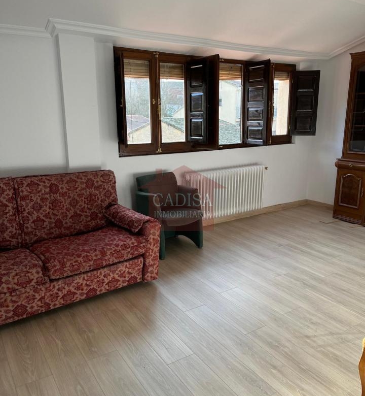 BONITO PISO EN VENTA EN LEDESMA. REFORMADO. REF 10556