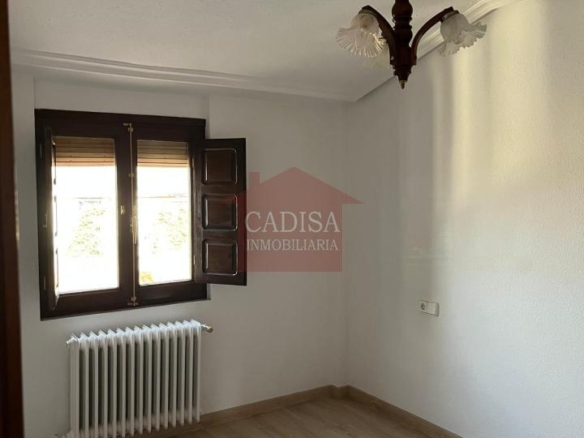 BONITO PISO EN VENTA EN LEDESMA. REFORMADO. REF 10556