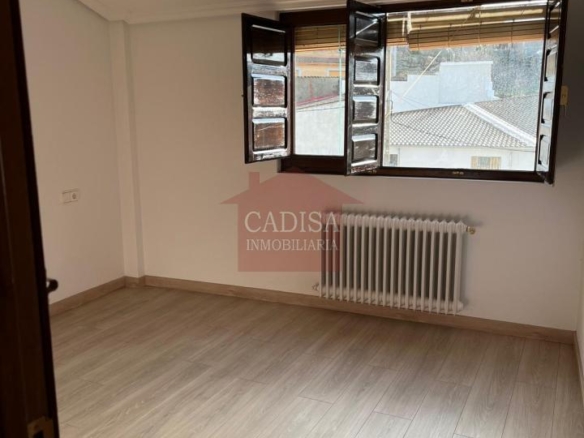 BONITO PISO EN VENTA EN LEDESMA. REFORMADO. REF 10556