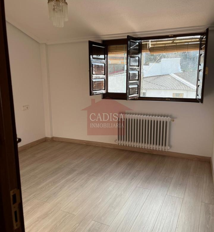 BONITO PISO EN VENTA EN LEDESMA. REFORMADO. REF 10556