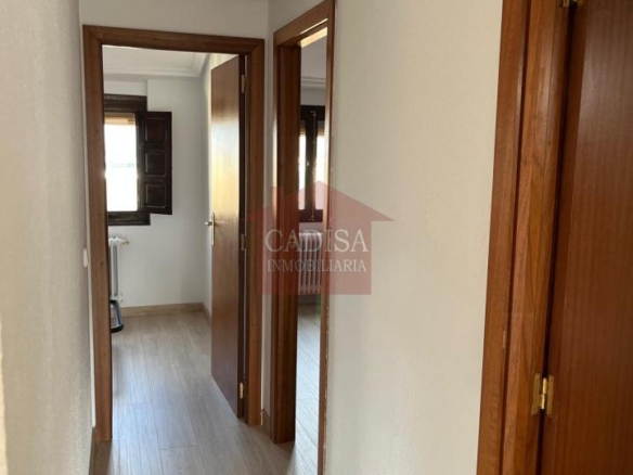 BONITO PISO EN VENTA EN LEDESMA. REFORMADO. REF 10556
