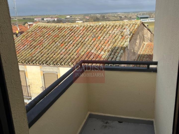 BONITO PISO EN VENTA EN LEDESMA. REFORMADO. REF 10556
