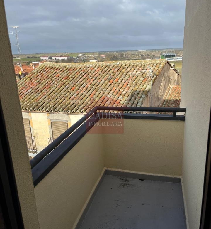BONITO PISO EN VENTA EN LEDESMA. REFORMADO. REF 10556