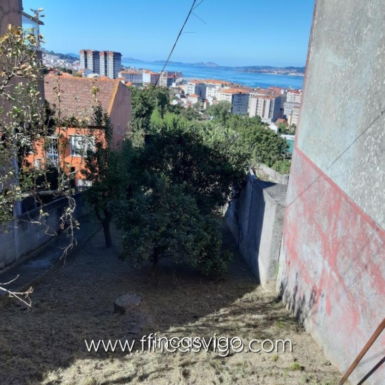 CASA CON FINCA EN EL POULO