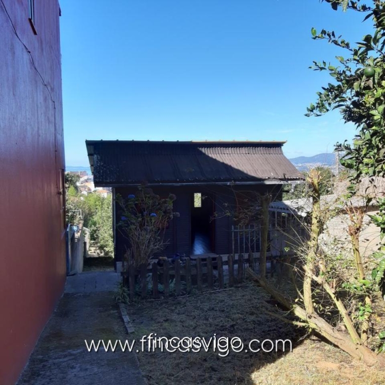 CASA CON FINCA EN EL POULO