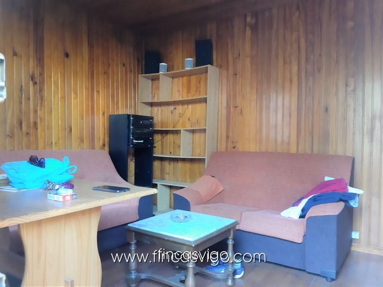 CASA CON FINCA EN EL POULO