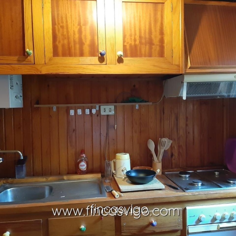 CASA CON FINCA EN EL POULO