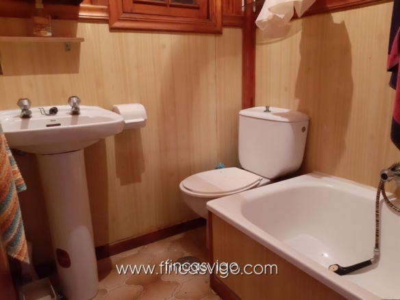 CASA CON FINCA EN EL POULO