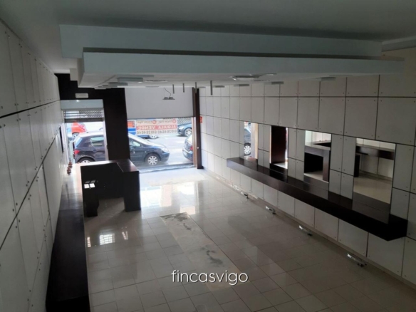 PELUQUERÍA EN ZONA TRANSITADA