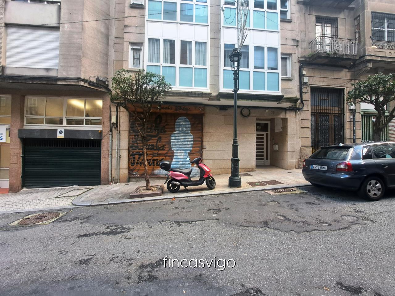 177020871002800028512_176366519599 Bajo calle Hernán Cortes de Vigo