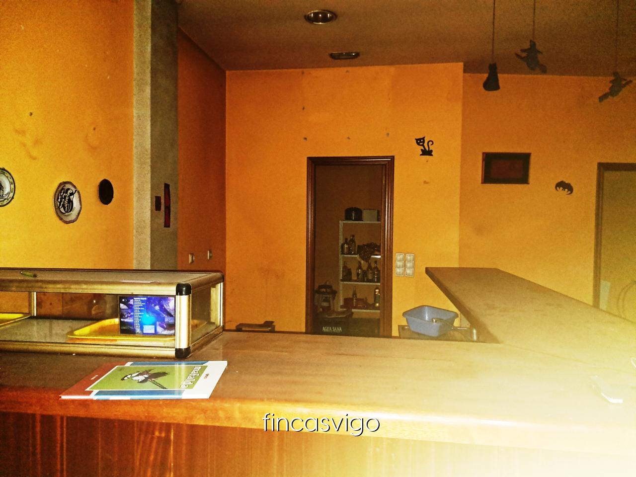 177020871310500028512_176366523165 Bajo calle Hernán Cortes de Vigo