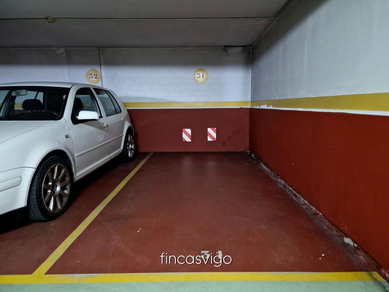 177020878413700005564_175308414859 Garaje zona Corte Ingles