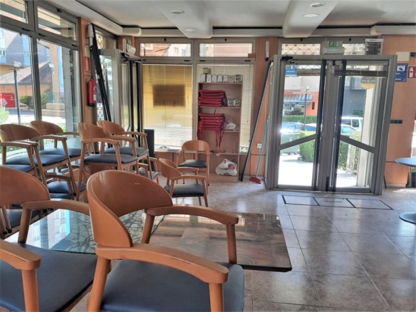 Local de Cafetería instalada en Venta o posible apartamento (OPORTUNIDAD)