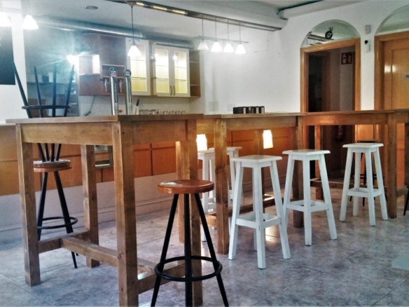 Local de Cafetería instalada en Venta o posible apartamento (OPORTUNIDAD)