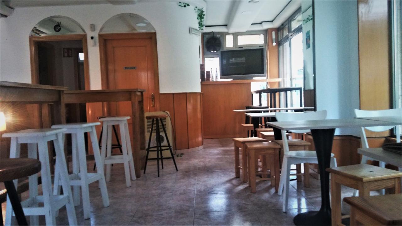 Local de Cafetería instalada en Venta o posible apartamento (OPORTUNIDAD)