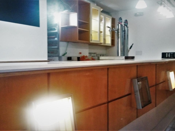 Local de Cafetería instalada en Venta o posible apartamento (OPORTUNIDAD)