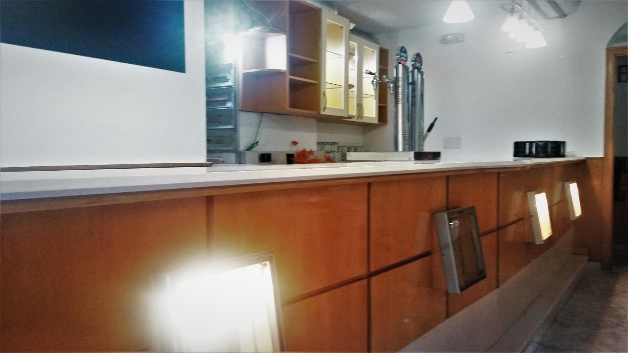 Local de Cafetería instalada en Venta o posible apartamento (OPORTUNIDAD)