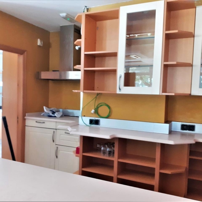 Local de Cafetería instalada en Venta o posible apartamento (OPORTUNIDAD)
