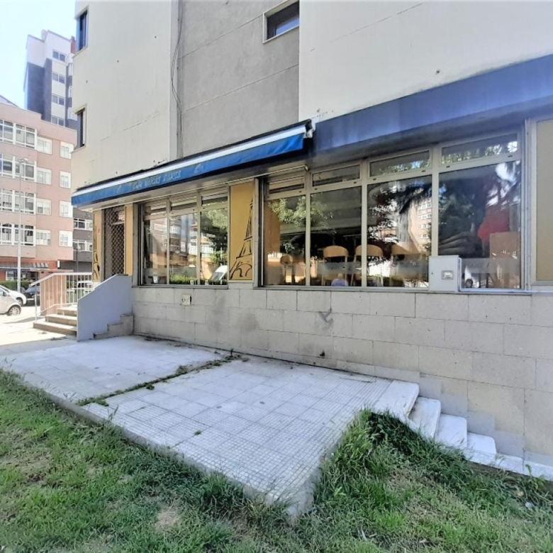 Local de Cafetería instalada en Venta o posible apartamento (OPORTUNIDAD)