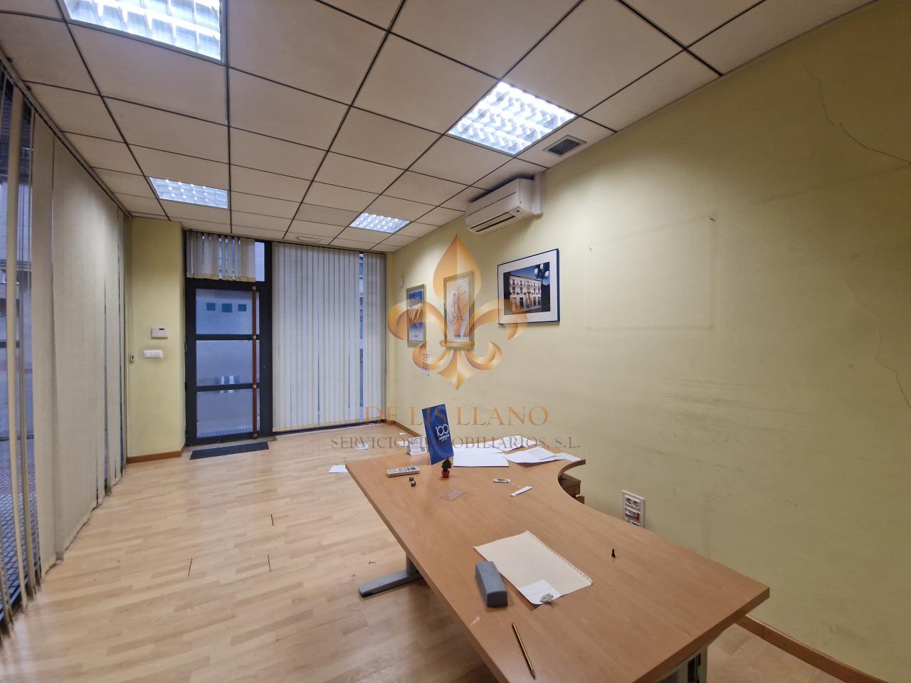 177031667807100028813_177031434817 Excelente local comercial en alquiler en el centro de Ponteareas