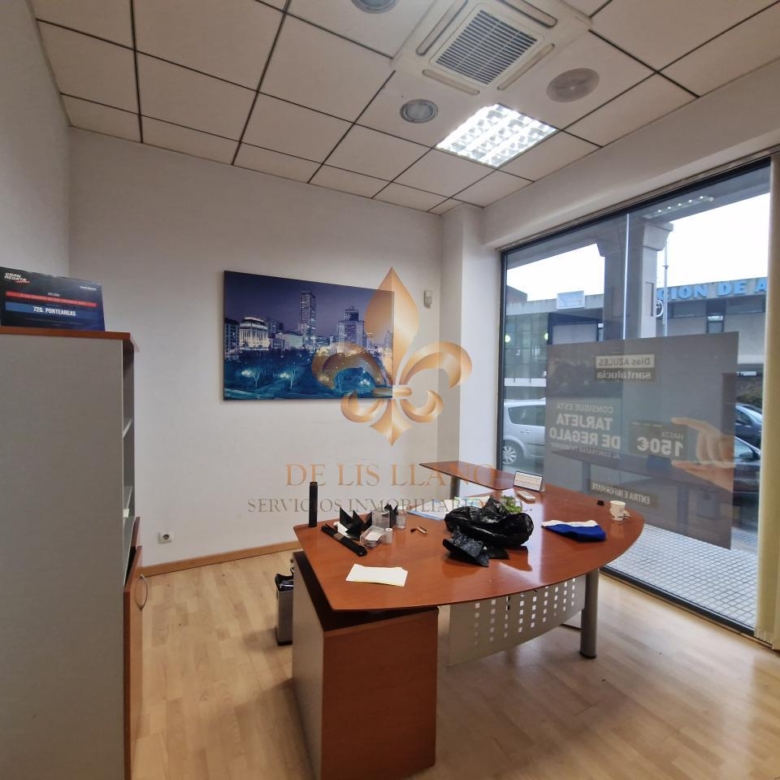 Excelente local comercial en alquiler en el centro de Ponteareas