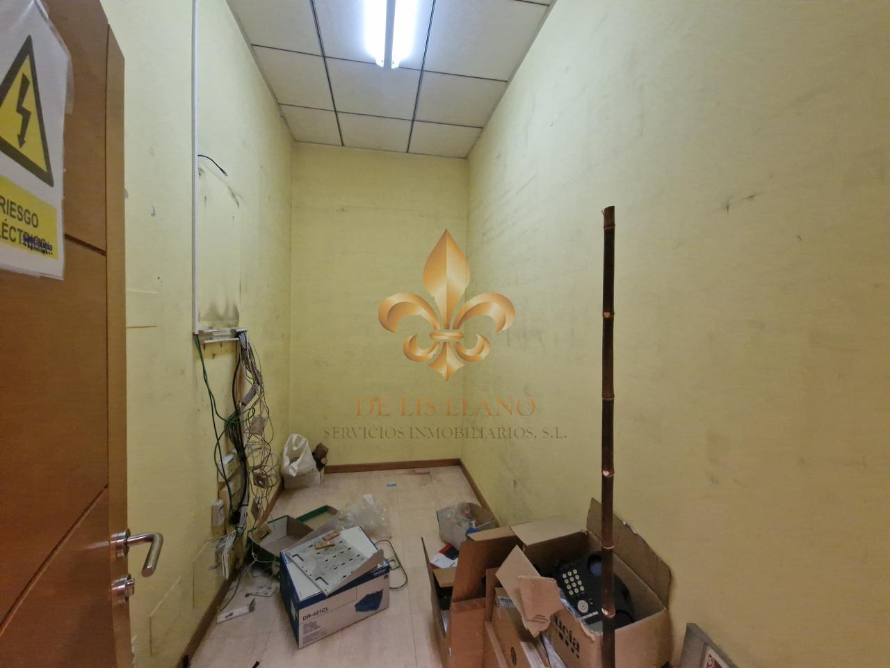 177031668511900028813_177031437896 Excelente local comercial en alquiler en el centro de Ponteareas