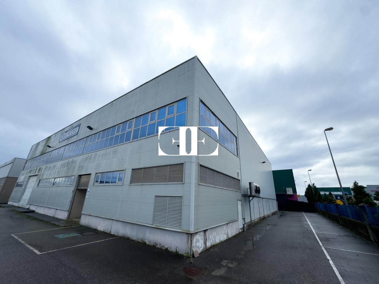177080962076600026694_173229059101 “Gran Nave con Cámara Frigorífica y Oficinas en Tui, Excelente Ubicación”