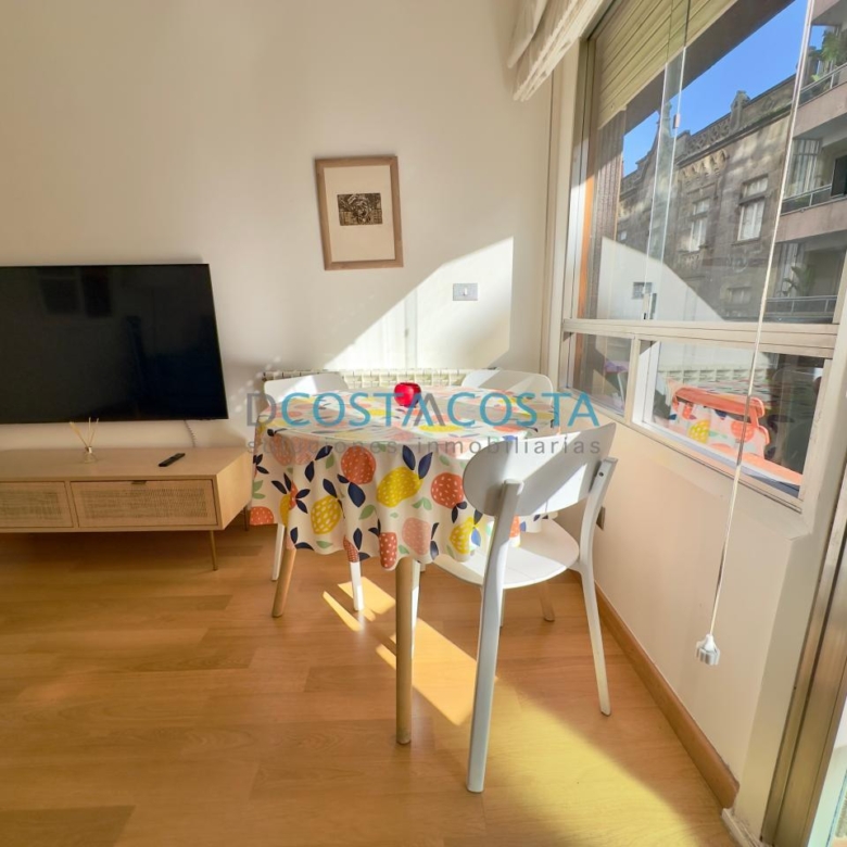 Apartamento exterior con terraza en plaza de Compostela, pleno centro de Vigo