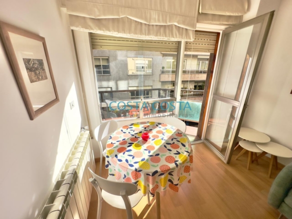 Apartamento exterior con terraza en plaza de Compostela, pleno centro de Vigo