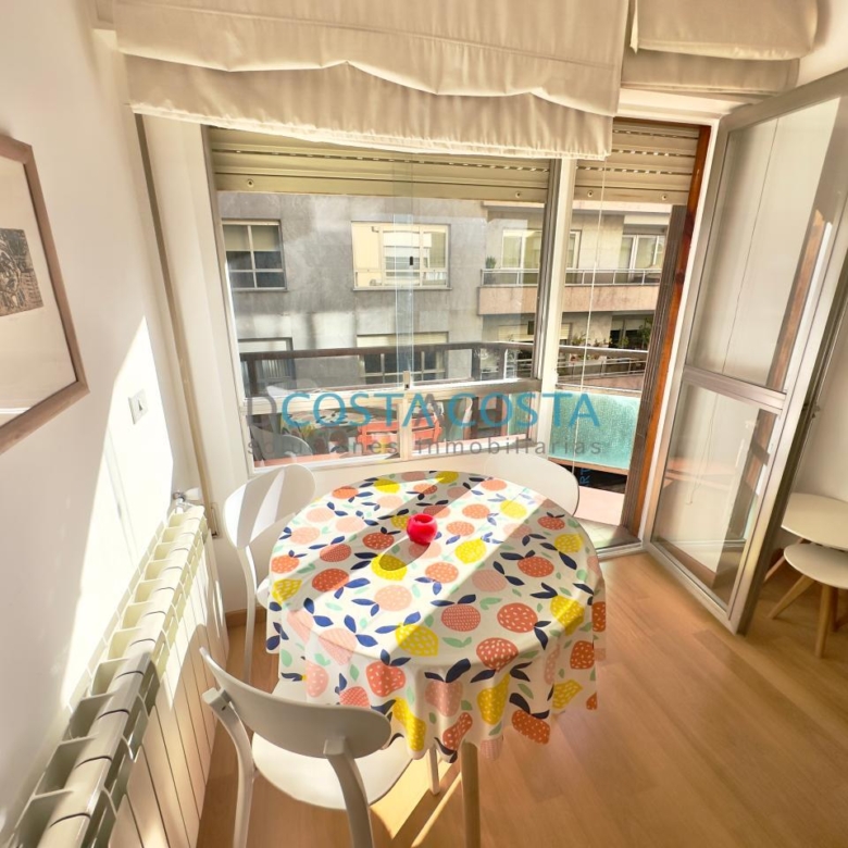 Apartamento exterior con terraza en plaza de Compostela, pleno centro de Vigo