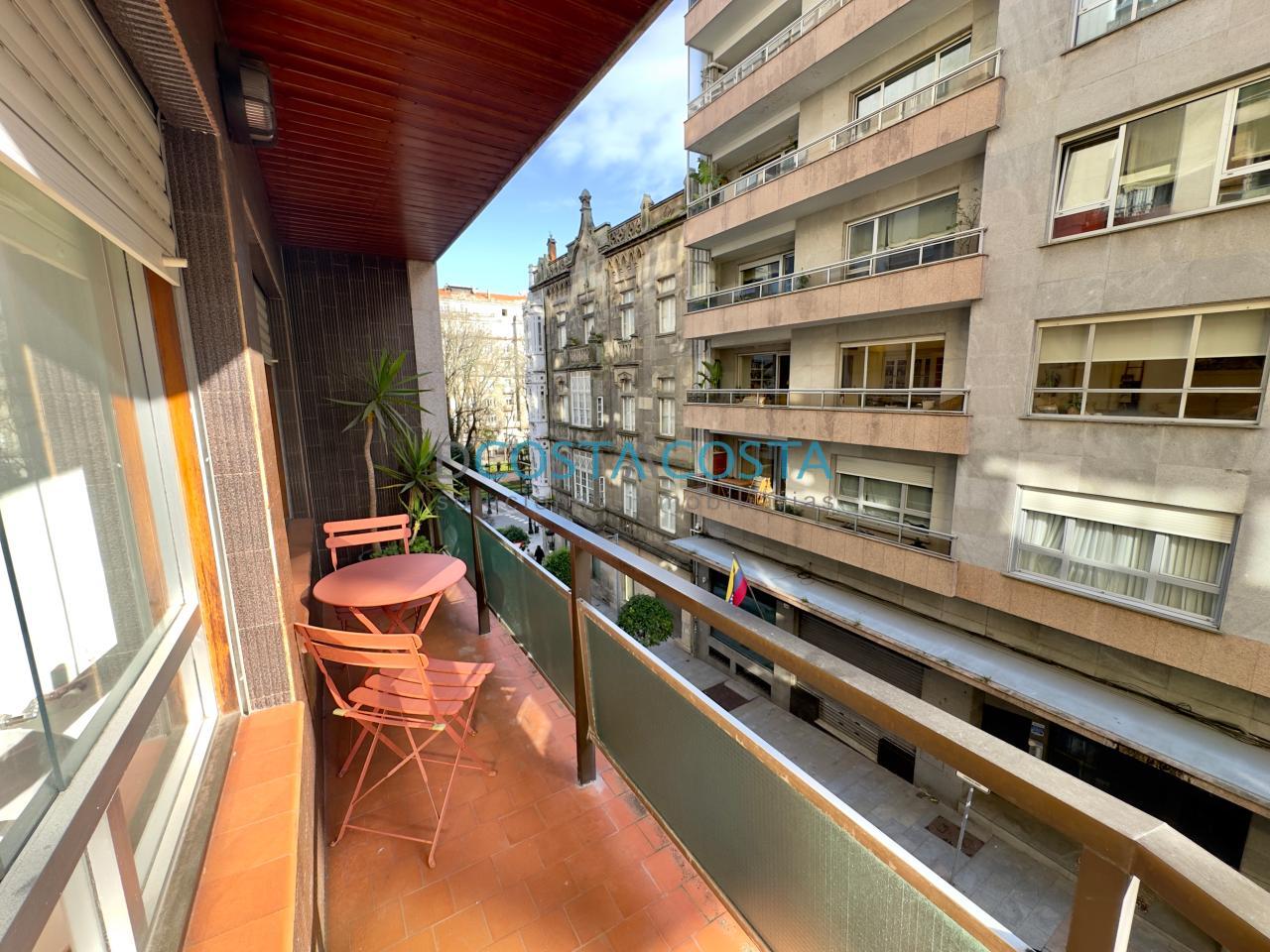 177134267037300169201_177132462024 Apartamento exterior con terraza en plaza de Compostela, pleno centro de Vigo