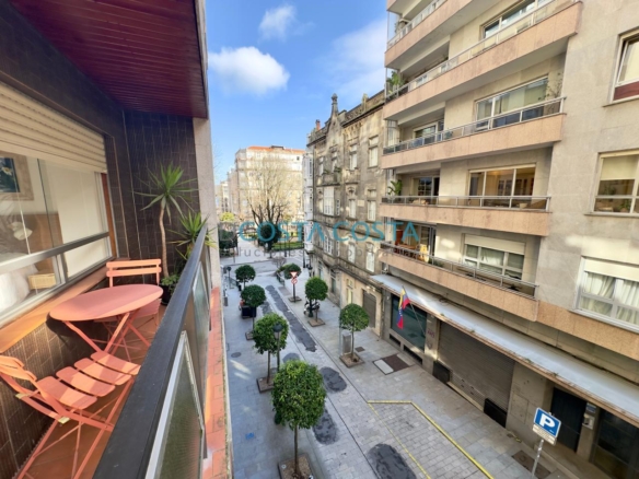 Apartamento exterior con terraza en plaza de Compostela, pleno centro de Vigo