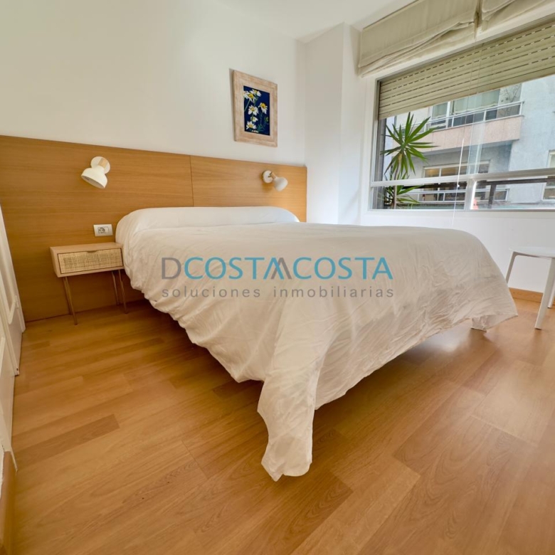 Apartamento exterior con terraza en plaza de Compostela, pleno centro de Vigo
