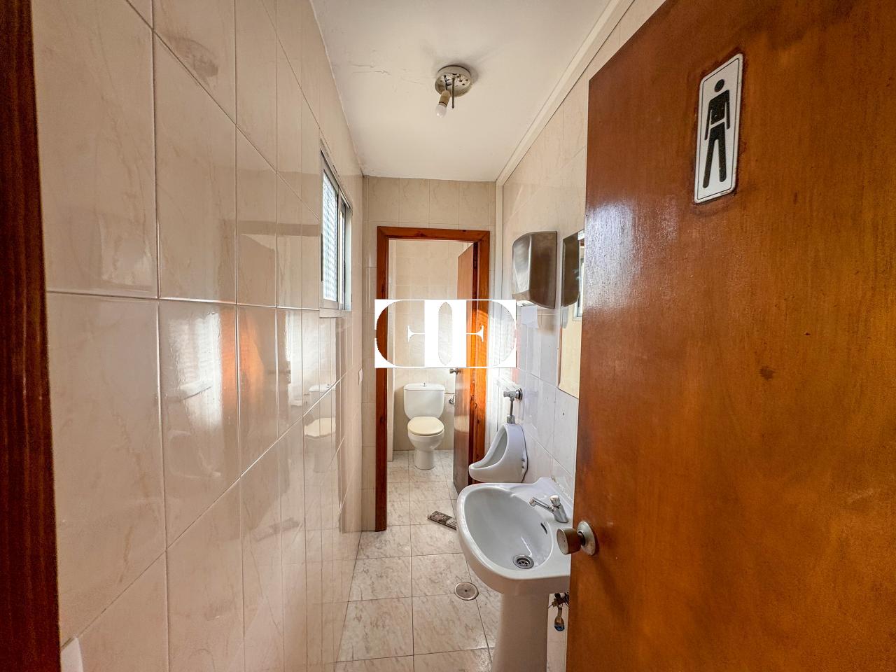 Alquiler de local con licencia de hostelería frente a la playa – 300 m²- Hosteleria