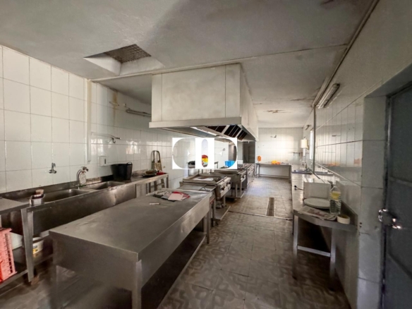 Alquiler de local con licencia de hostelería frente a la playa – 300 m²- Hosteleria