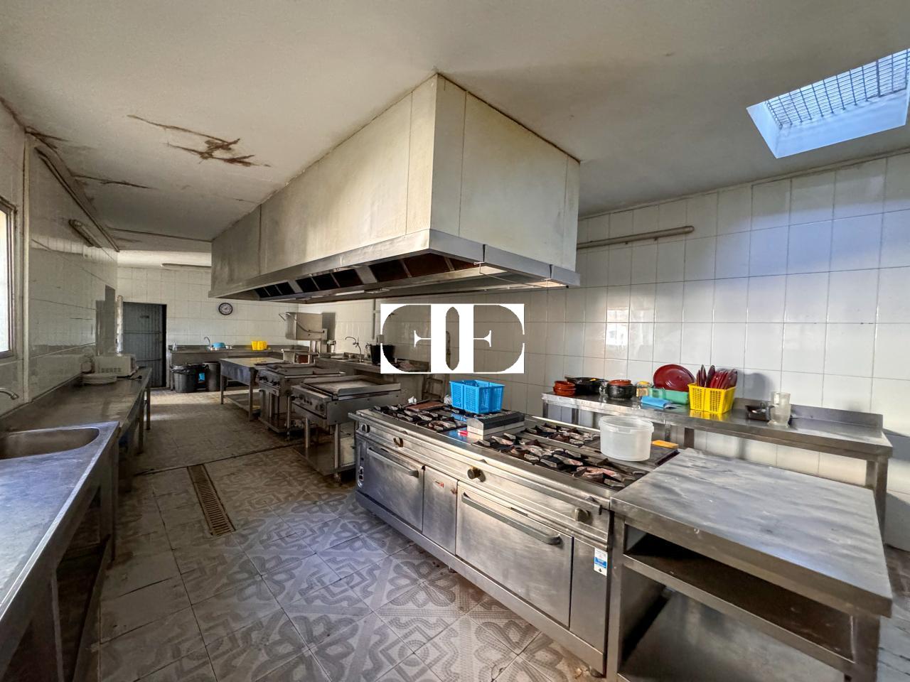 Alquiler de local con licencia de hostelería frente a la playa – 300 m²- Hosteleria