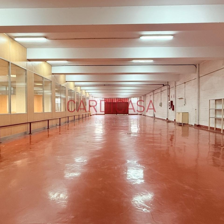 Nave industrial en alquiler en Chapela – 900 m² en excelente estado