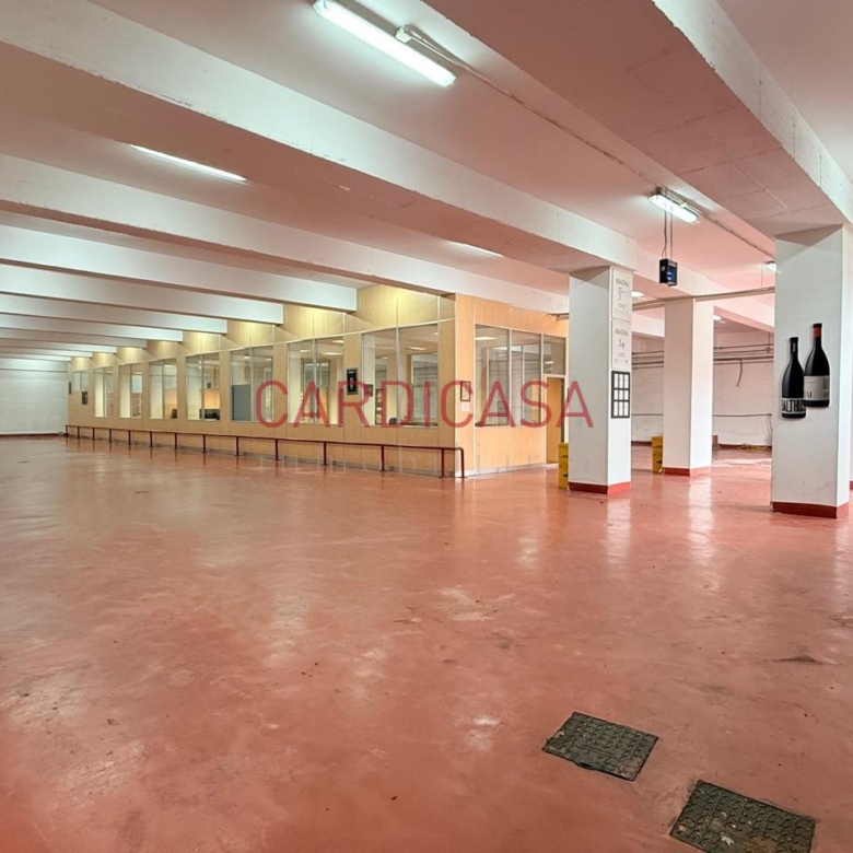 Nave industrial en alquiler en Chapela – 900 m² en excelente estado
