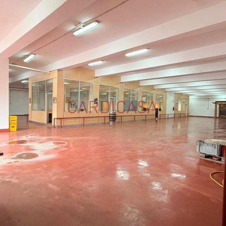 Nave industrial en alquiler en Chapela – 900 m² en excelente estado
