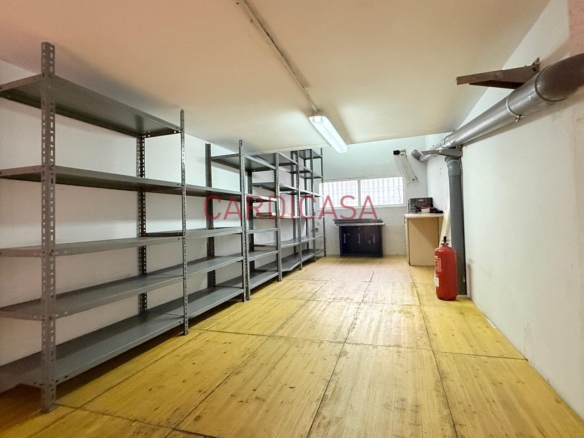 Nave industrial en alquiler en Chapela – 900 m² en excelente estado