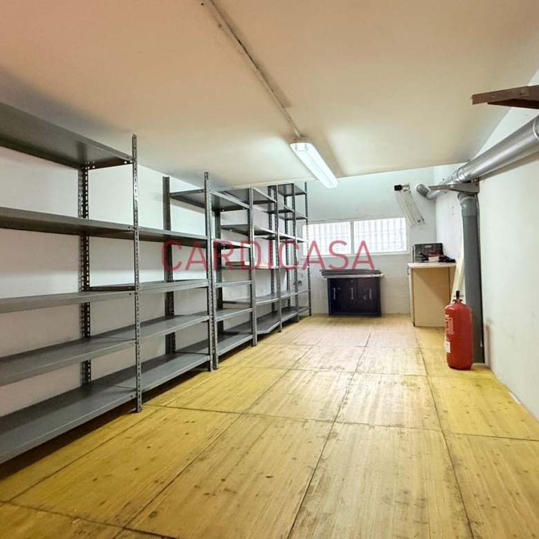 Nave industrial en alquiler en Chapela – 900 m² en excelente estado