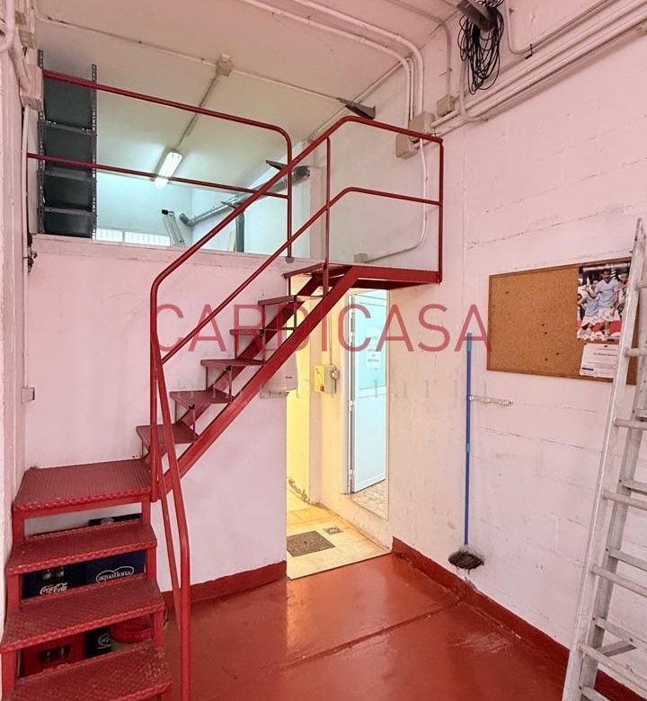 Nave industrial en alquiler en Chapela – 900 m² en excelente estado