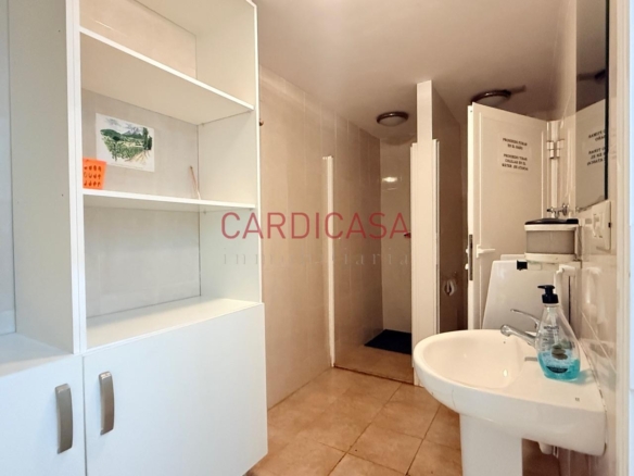 Nave industrial en alquiler en Chapela – 900 m² en excelente estado