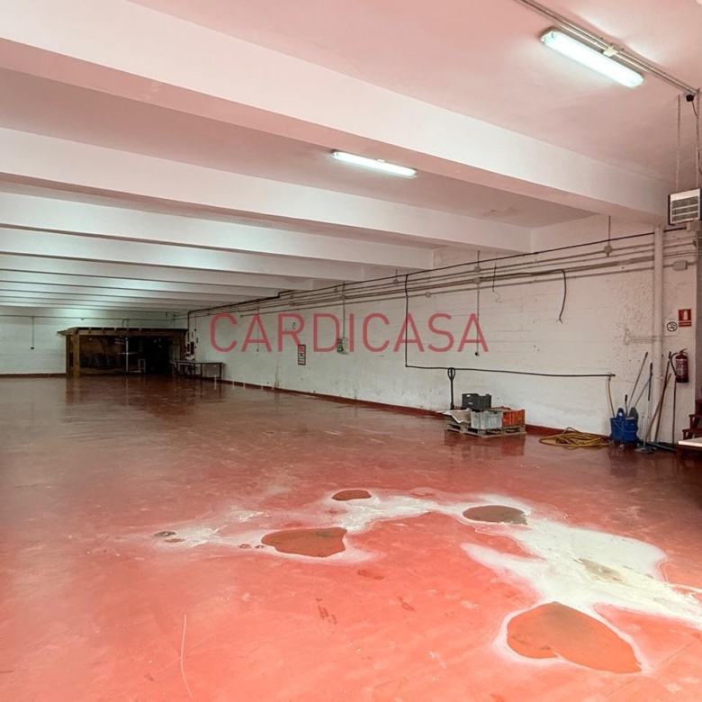 Nave industrial en alquiler en Chapela – 900 m² en excelente estado