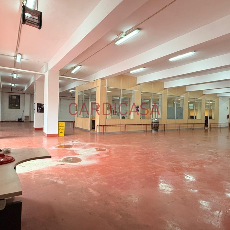 Nave industrial en alquiler en Chapela – 900 m² en excelente estado