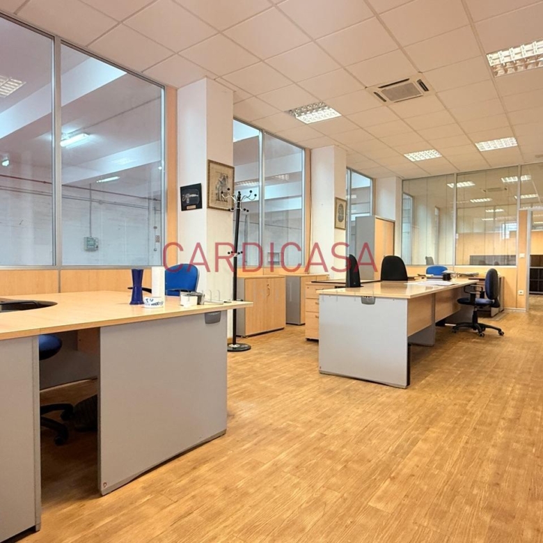 Nave industrial en alquiler en Chapela – 900 m² en excelente estado