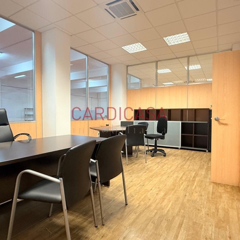 Nave industrial en alquiler en Chapela – 900 m² en excelente estado