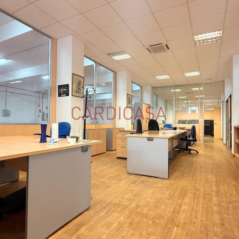 Nave industrial en alquiler en Chapela – 900 m² en excelente estado