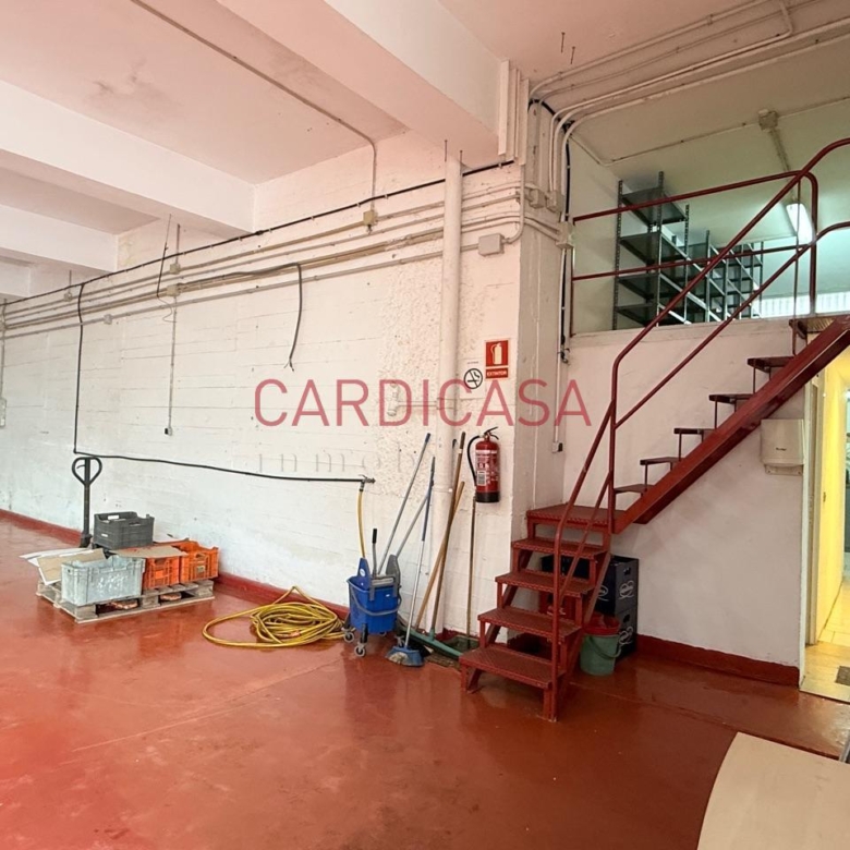Nave industrial en alquiler en Chapela – 900 m² en excelente estado
