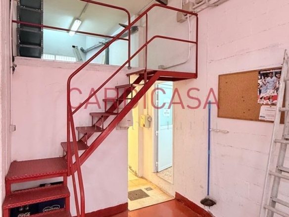Nave industrial en alquiler en Chapela – 900 m² en excelente estado